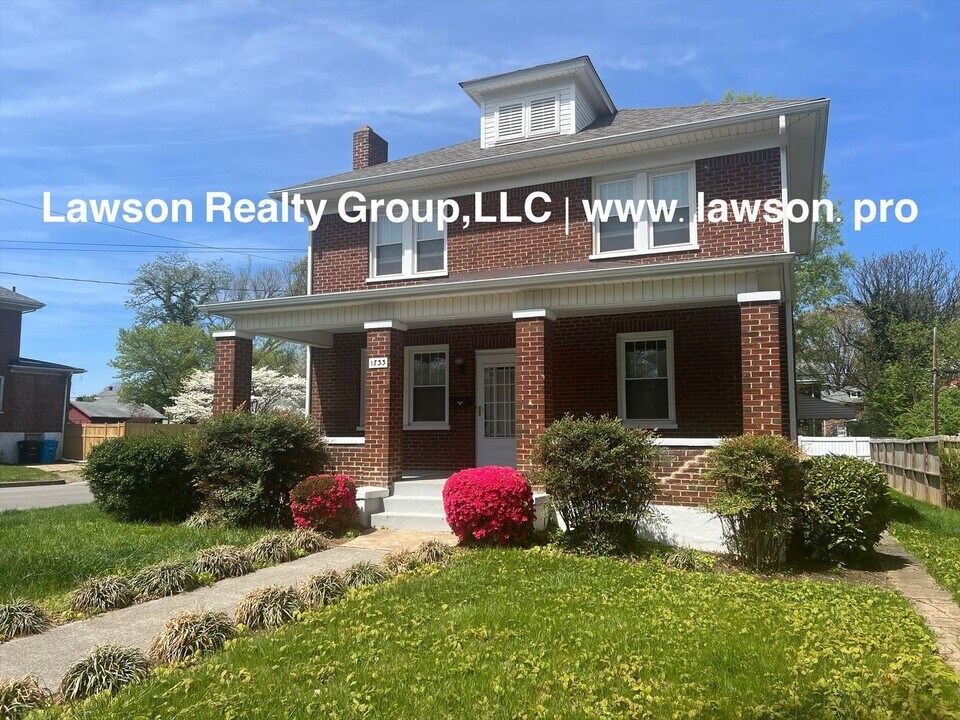 1733 Maiden Ln SW in Roanoke, VA - Building Photo