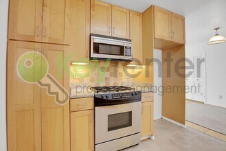 6510 Barkley Way in Sacramento, CA - Building Photo - Building Photo