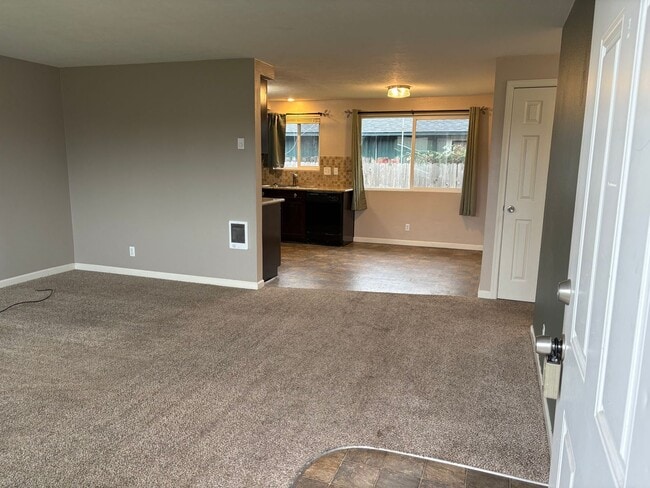 488 S 52nd St in Springfield, OR - Building Photo - Building Photo