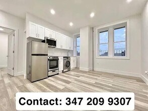 350 W 42nd St in New York, NY - Foto de edificio - Building Photo