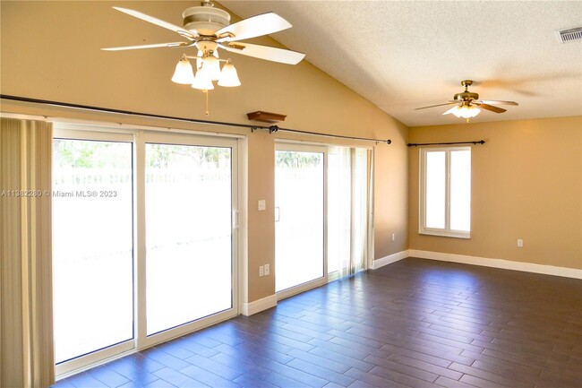18170 NW 18th St in Pembroke Pines, FL - Building Photo - Building Photo