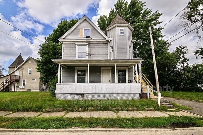 property at 825 7th St NW