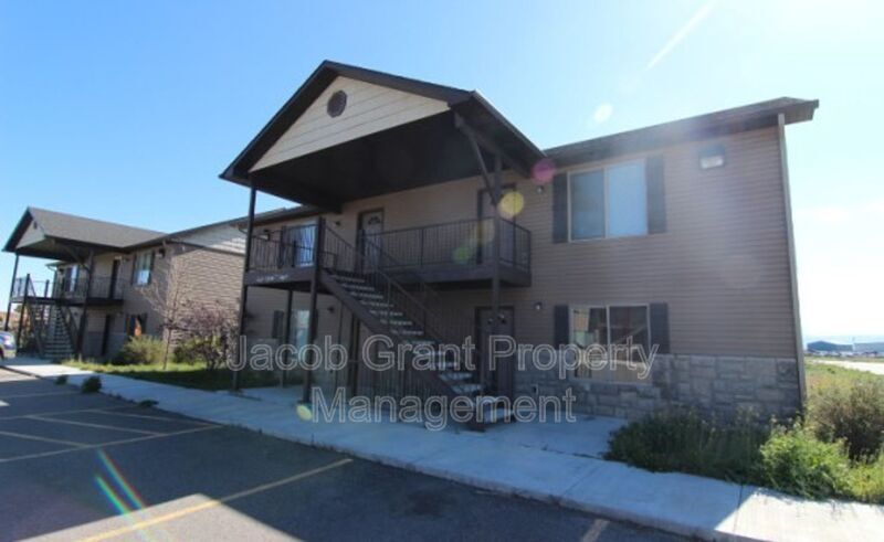 225 Opal Ct Photo