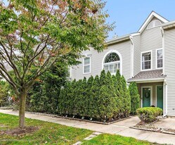 49 Richmond Ct in Tinton Falls, NJ - Building Photo