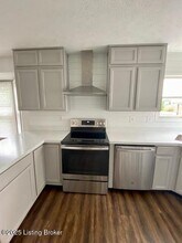 7120 Orchard Lake Blvd in Louisville, KY - Building Photo - Building Photo