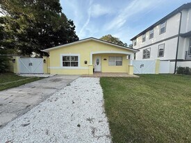 201 48th Ave N in St. Petersburg, FL - Building Photo