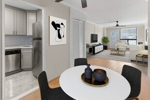 61-15 98th St in Queens, NY - Building Photo