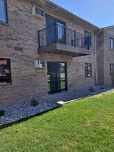 9060-9100 W Oklahoma Ave in Milwaukee, WI - Building Photo - Building Photo