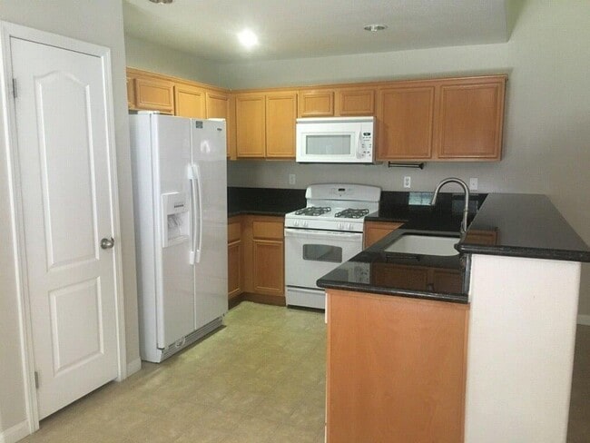 11409 Pacific Shores Dr in Bakersfield, CA - Building Photo - Building Photo