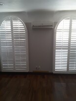 335 N Mariposa Ave Apartments
