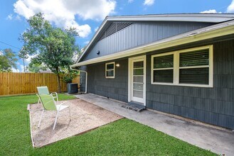 7926 Ridgeview Dr in Houston, TX - Building Photo - Building Photo