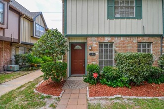 11002 Hammerly Blvd in Houston, TX - Building Photo - Building Photo
