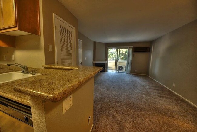 property at 2771 Somerset Park Cir