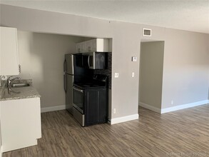 2324 Madison St-Unit -24 in Hollywood, FL - Foto de edificio - Building Photo