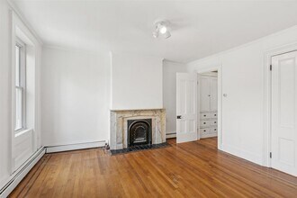 237 Grove St in Jersey City, NJ - Building Photo - Building Photo