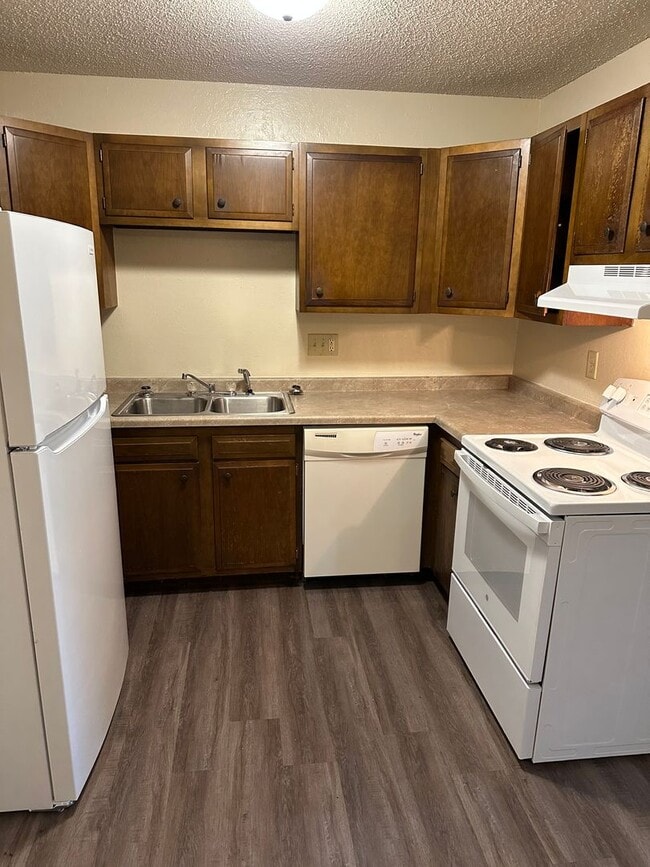 525 6th Ave N in St. Cloud, MN - Building Photo - Building Photo