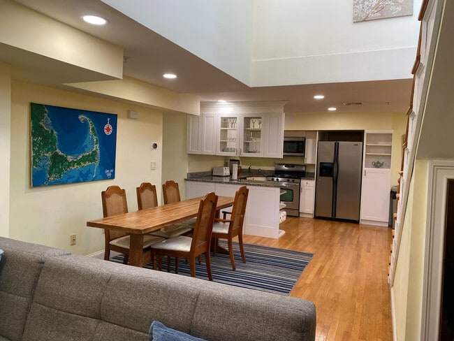 74 Georgia St, Unit 2