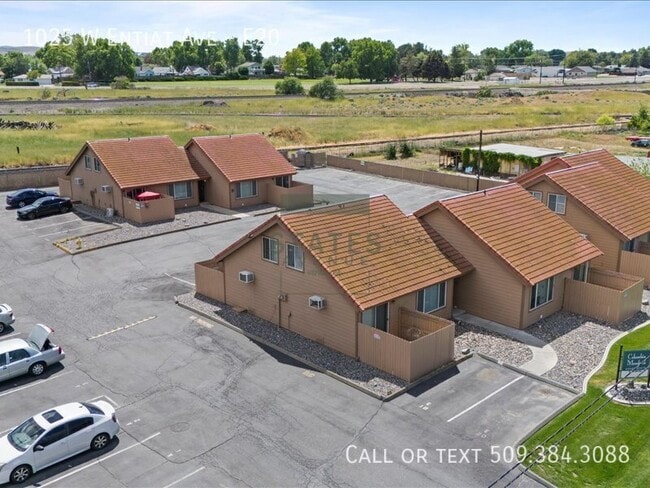 1025 W Entiat Ave in Kennewick, WA - Building Photo - Building Photo