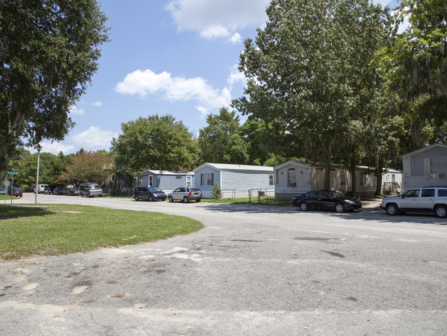 Dorchester Village Mobile Home Community in North Charleston, SC - Building Photo - Building Photo