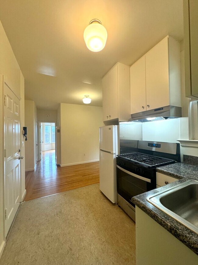 4107 California St-Unit -04 in San Francisco, CA - Building Photo - Building Photo
