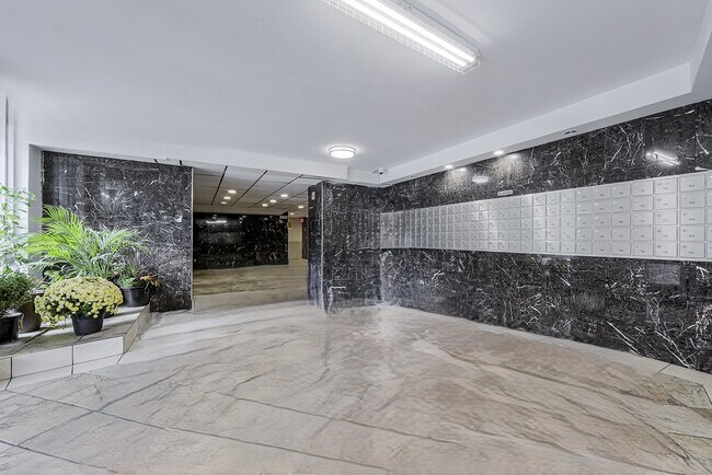 390 Dawes Road in Toronto, ON - Building Photo - Building Photo