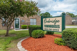 Oakridge Townhouses in North Charleston, SC - Building Photo