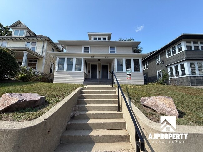 property at 225 N Spring Ave