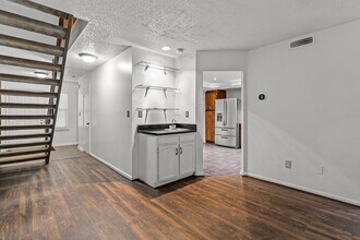 4064 Lake Ridge Cir in Virginia Beach, VA - Building Photo - Building Photo