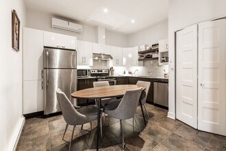 1500 Ave des Pins Ouest in Montréal, QC - Building Photo - Building Photo