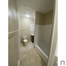 15000 Euclid Ave, Unit 31 in East Cleveland, OH - Building Photo - Building Photo