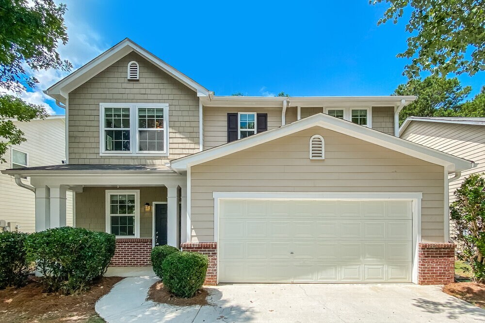 54 Brookview Dr in Newnan, GA - Building Photo