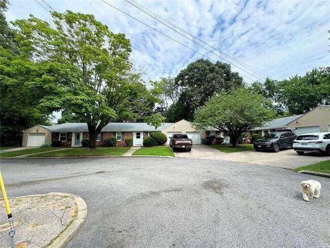112 Keystone Dr in Warwick, RI - Building Photo - Building Photo