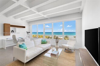 4925 Collins Ave in Miami, FL - Building Photo - Building Photo