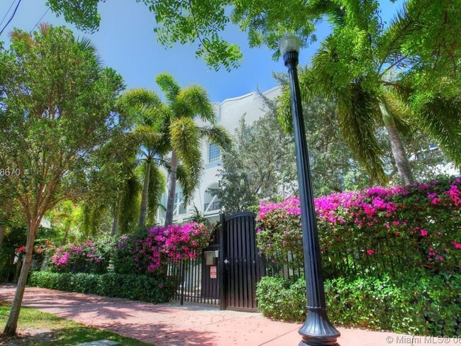 334 Euclid Ave, Unit 1-201 in Miami Beach, FL - Building Photo - Building Photo