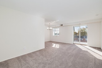 Lindenwood Apartments in Drexel Hill, PA - Foto de edificio - Interior Photo