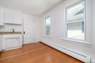 231 Flax Hill Rd in Norwalk, CT - Building Photo - Building Photo