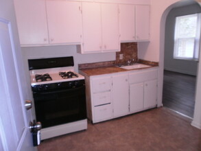 1211 Wells Pl in Kalamazoo, MI - Foto de edificio - Building Photo