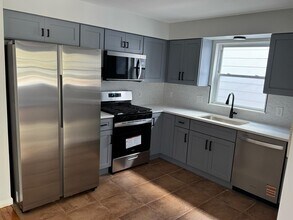 74 Kenmore Ave, Unit #1 in Newark, NJ - Foto de edificio - Building Photo