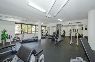 6423 Collins Ave, Unit 302 in Miami, FL - Building Photo - Building Photo