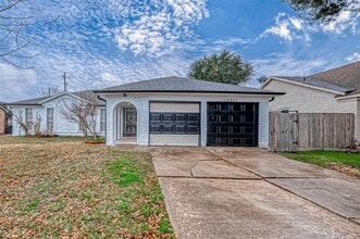 12711 Huntington Venture Dr in Houston, TX - Building Photo - Building Photo