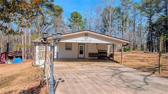 3446 Monroe Cir in Gainesville, GA - Building Photo