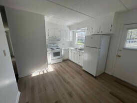 Pine Ridge Apartments at Shalimar in Shalimar, FL - Building Photo