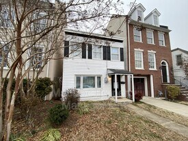 107 Lafayette Blvd in Fredericksburg, VA - Building Photo