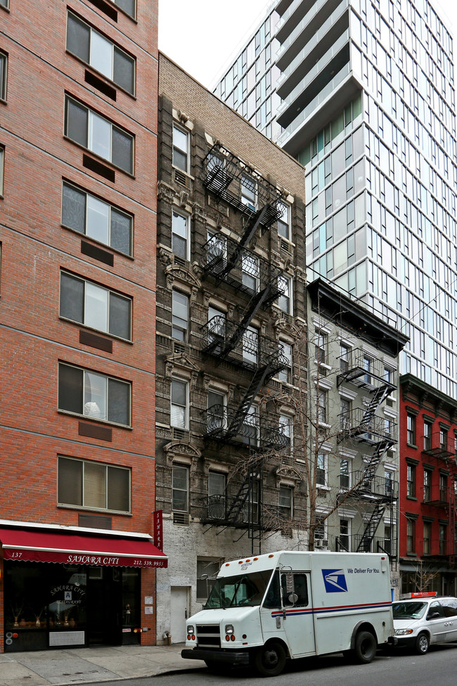 139 E 13th St in New York, NY - Building Photo - Building Photo