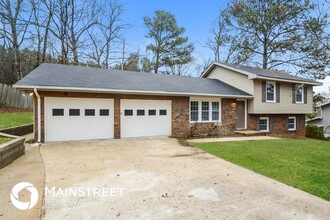 1911 Heritage Rd in Moody, AL - Foto de edificio - Building Photo