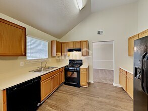 104 Bellington Dr in Mcdonough, GA - Building Photo - Building Photo