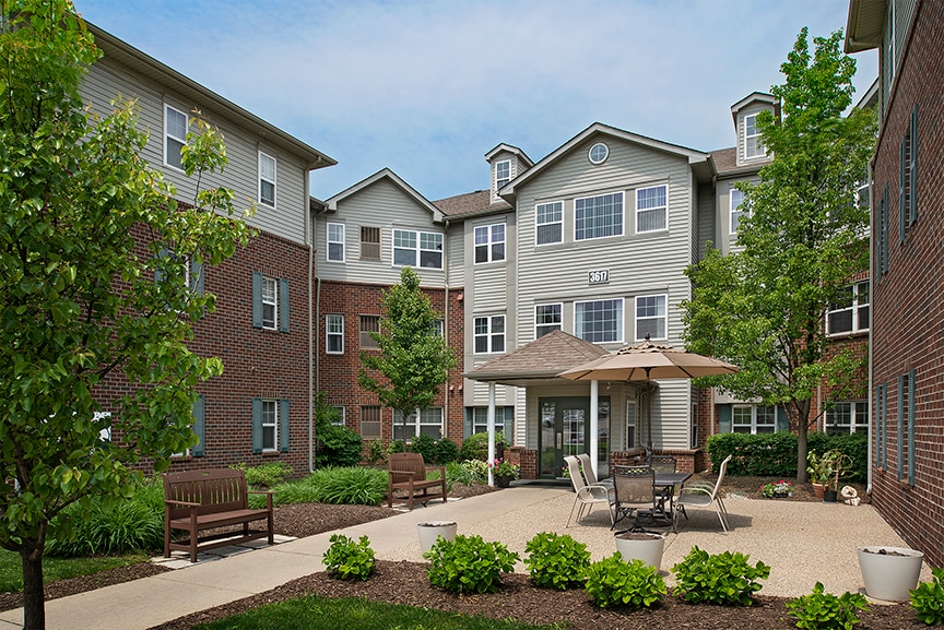 American House Village of Rochester in Rochester, MI - Foto de edificio
