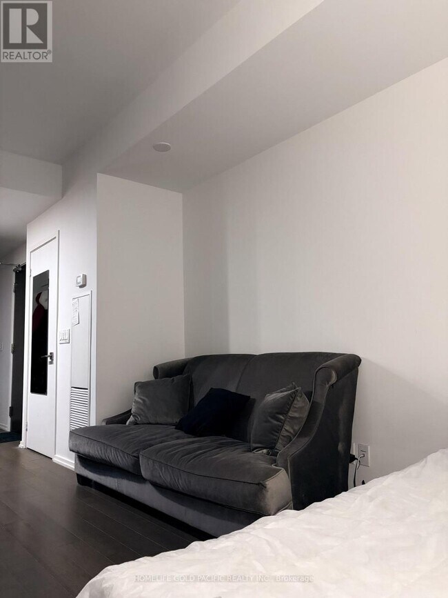 70 Temperance St in Toronto, ON - Building Photo - Building Photo