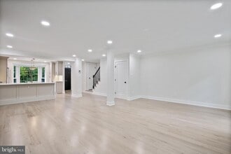 165 E St NE in Vienna, VA - Building Photo - Building Photo