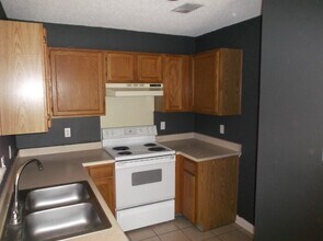 7531 Heathridge in San Antonio, TX - Building Photo - Building Photo